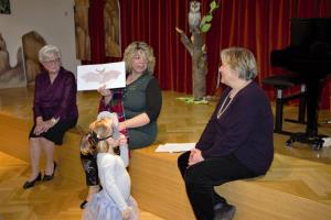 Avtorici slikanice in moderatorka. Foto Marjan Trobec